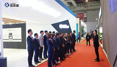 集成灶行業(yè)群雄逐鹿，為何藍炬星如此突出？答案就在......