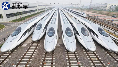 集成灶10大品牌，藍炬星集成灶高鐵站廣告全覆蓋