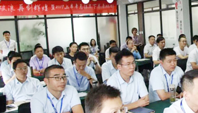 乘風(fēng)破浪，再創(chuàng)輝煌，藍(lán)炬星集成灶2019半年總結(jié)規(guī)劃會(huì)議圓滿(mǎn)結(jié)束!