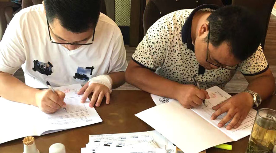 喜訊，湖南婁底毛總成功加盟藍(lán)炬星集成灶！