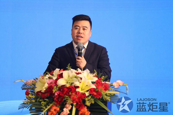 藍(lán)炬星市場總監(jiān)楊宏武先生匯報