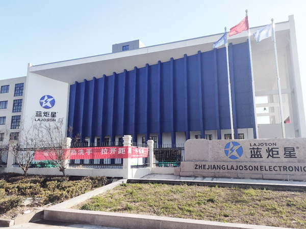 足不出戶,編輯帶你云探秘集成灶工廠內(nèi)部