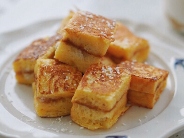 根據(jù)愛好加煉乳或酸奶