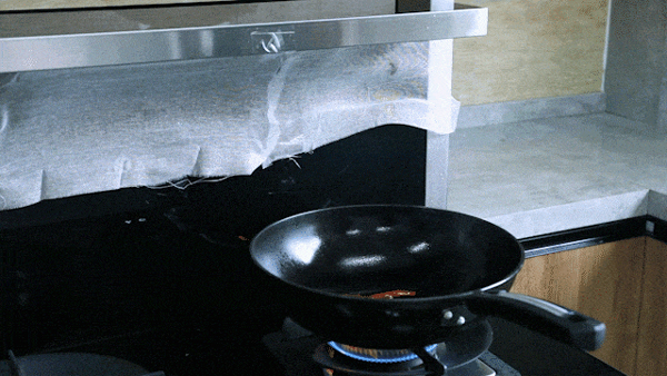 用紗布罩住煙機 檢查它會吸入多少油煙