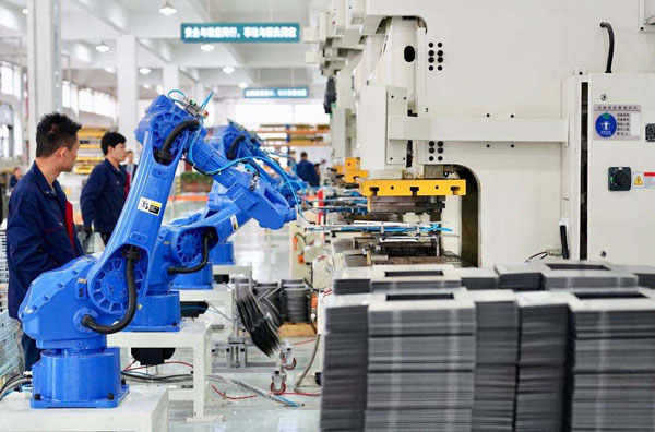 億田集成灶生產(chǎn)車間