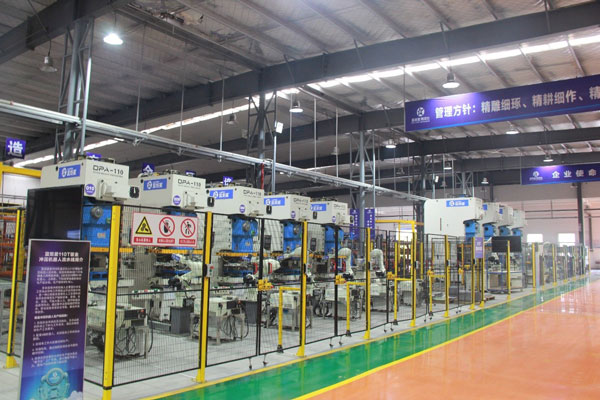 藍(lán)炬星集成灶五金智能化車間