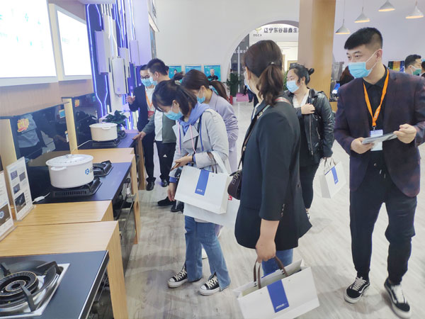 藍(lán)炬星集成灶帶來的新品陣容